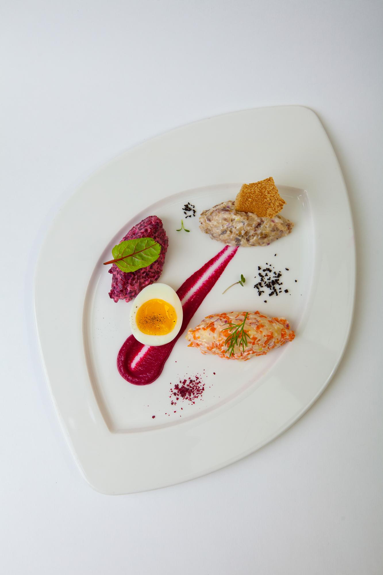 Prezentacja głównego dania w fine dining